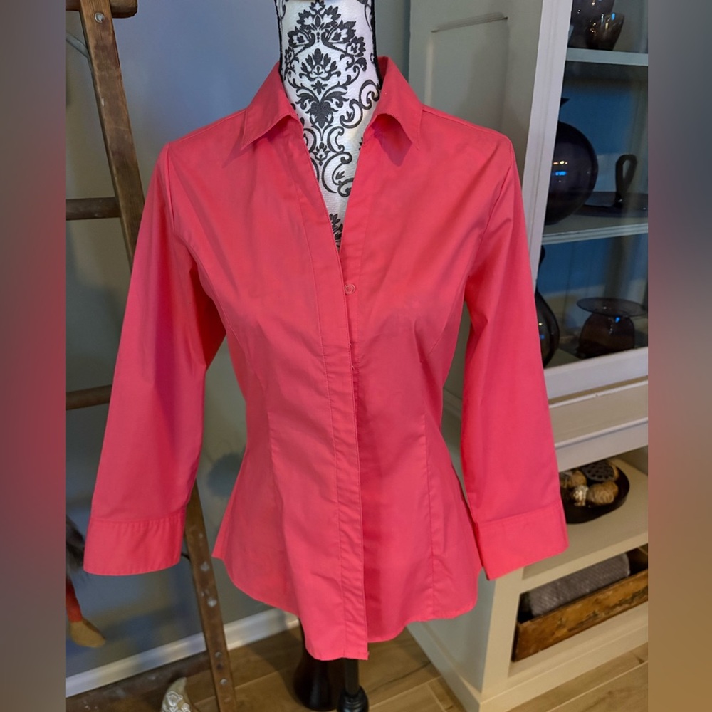 Women's Pink Button-Up Shirt size small